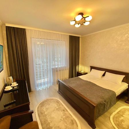 Сонячне Джерело Hotel Polyana  Eksteriør billede