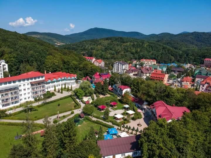 Сонячне Джерело Hotel Polyana  Eksteriør billede