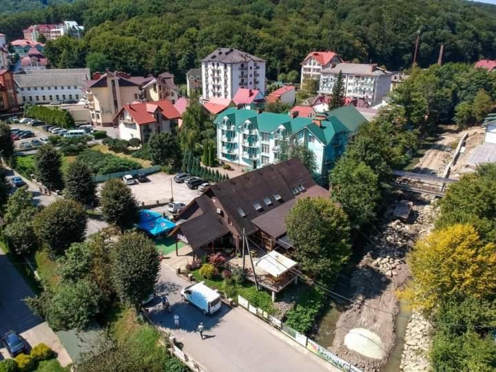 Сонячне Джерело Hotel Polyana  Eksteriør billede